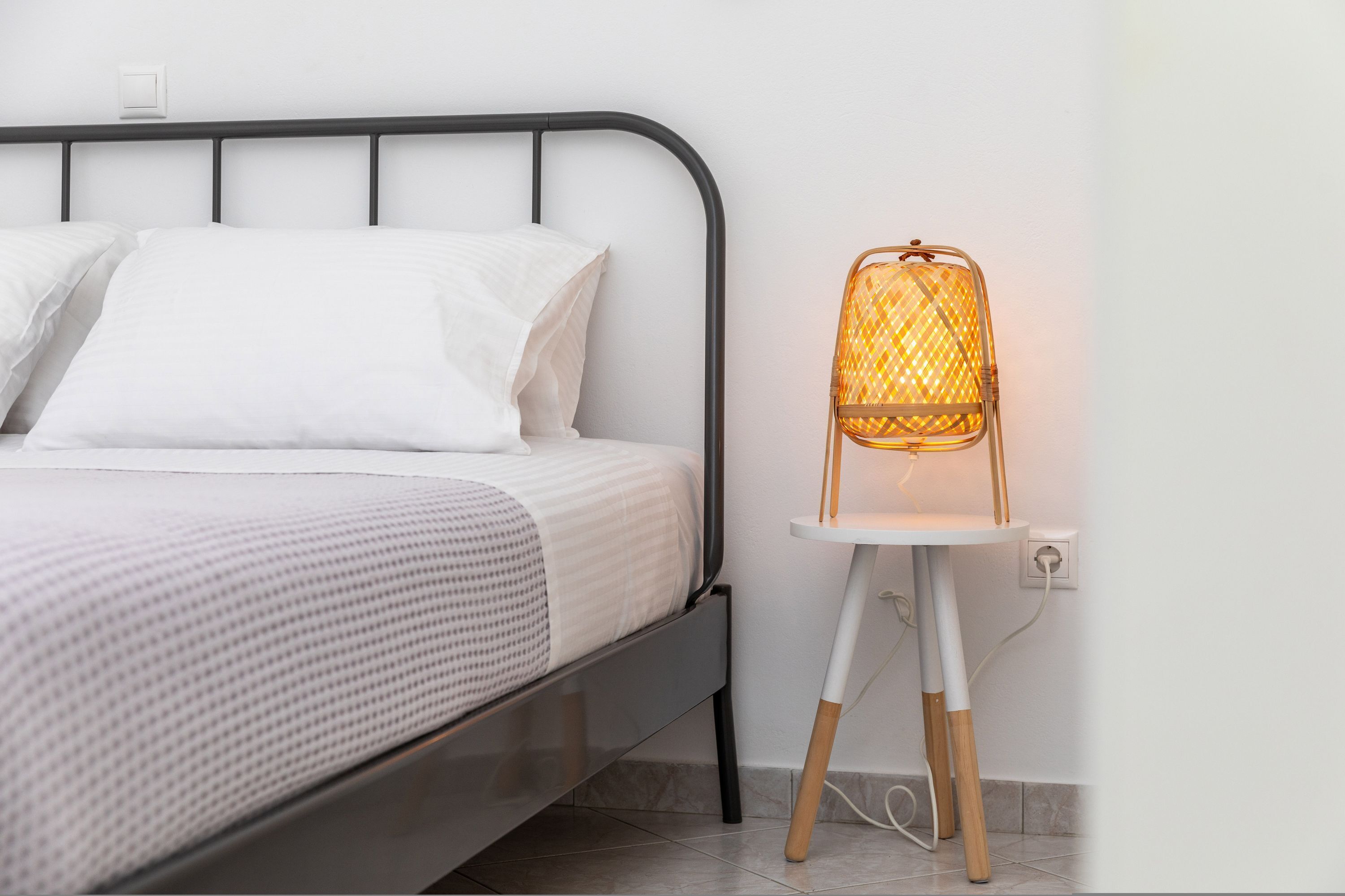 Apartamento | 2 quartos, escrivaninha