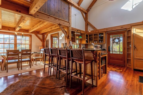 Stunning 3 br Timber Frame Ski Retreat on 6 acres