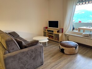 Living area - An Alpine getaway in a cosy cocoon (Crans-Montana)