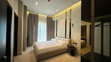 Double Room, Sea View | 1 bedroom, desk, soundproofing, free WiFi