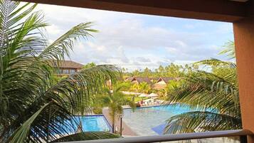 Apartamento | Piscina | 3 piscinas externas