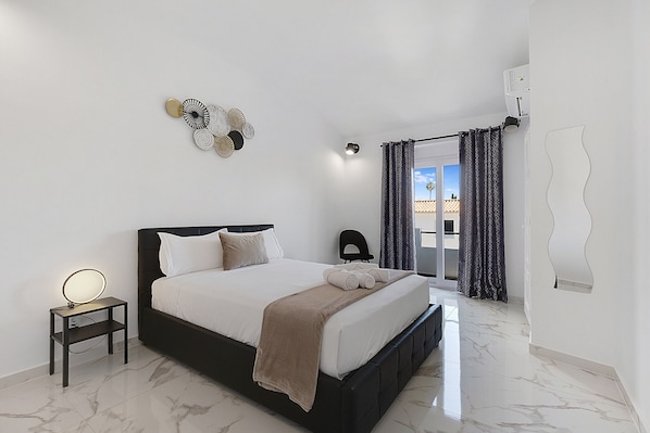 3 bedrooms, desk, iron/ironing board, free WiFi - #266 Luxurious Villa Bellagio by Home Holidays (Albufeira)