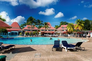 Pool - Studio OLIA at P&V - beaches, pools and sea view! Ideal location (Sainte-Anne)