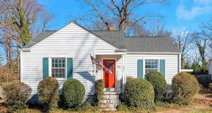 Luxury 2BD Home, Coffee, Games, Outdoor Seating, Close to Airport, Hospitals