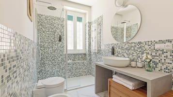 Appartamento | Bagno | Asciugacapelli, bidet, asciugamani, sapone
