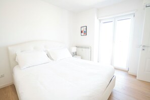 Panoramic Apartment | 2 bedrooms, free cribs/infant beds, free WiFi, bed sheets
