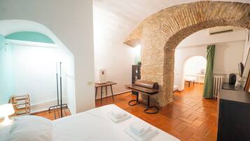 Apartment | 1 bedroom, free WiFi, bed sheets