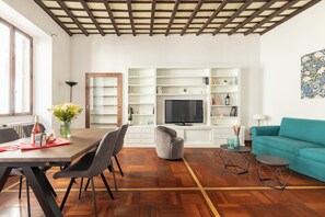 Departamento | Área de sala de estar | Smart TV de 40 pulgadas con canales digitales 