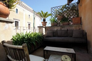 Splendid 2 BR Penthouse (Via del Pellegrino 16) | Terrace/patio