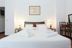 Lovely 1 BR Apt (Via Balestari 10A)