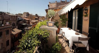 Campo De' Fiori Apartments