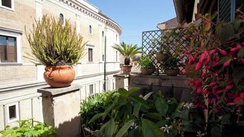 Splendid 2 BR Penthouse (Via del Pellegrino 16) | Terrace/patio