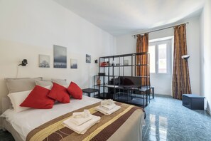 1 bedroom, free WiFi, bed sheets - Cozy And Comfy Apartment At Esquilino (Rome)