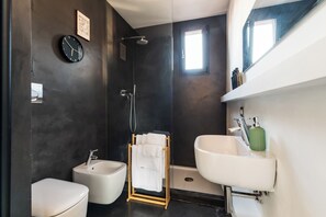 Apartment | Badezimmer | Handtücher