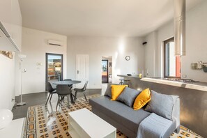 Apartment | Living area | 38-inch TV with digital channels - Fantastic Penthouse Over The Roman Sky  (Rome)