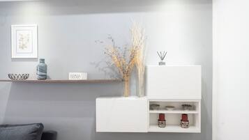 Apartment | Wohnbereich | 40-Zoll-Fernseher mit Digitalempfang