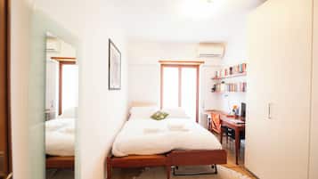 Apartment | 2 bedrooms, free WiFi, bed sheets