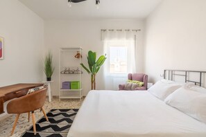 2 bedrooms, laptop workspace, free WiFi, bed sheets - Luminous Family Apt With Balcony By St Peter'S (Rome)