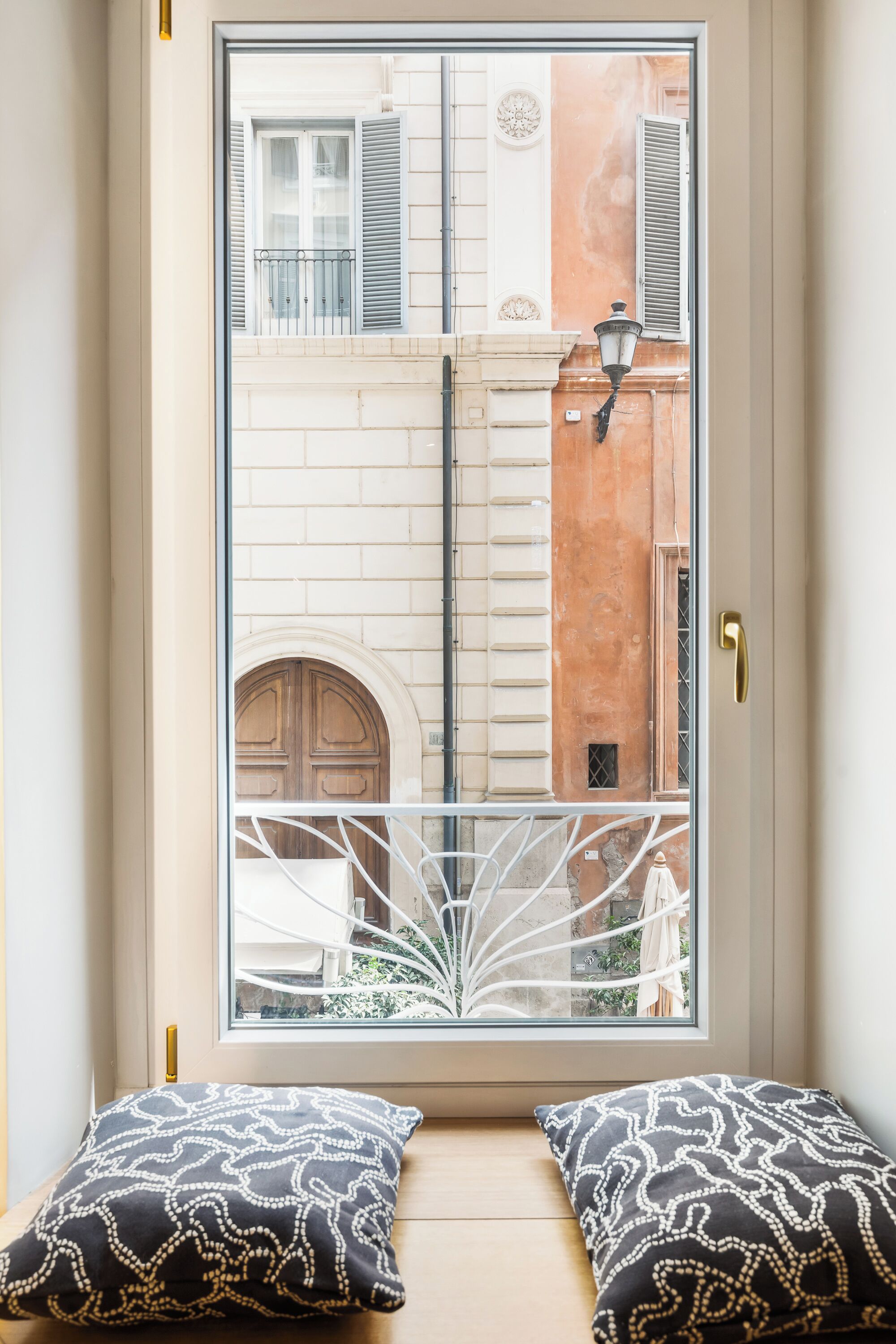 Spanish Steps Modern Gem 1BR (Via della Vite 23) | Coin séjour