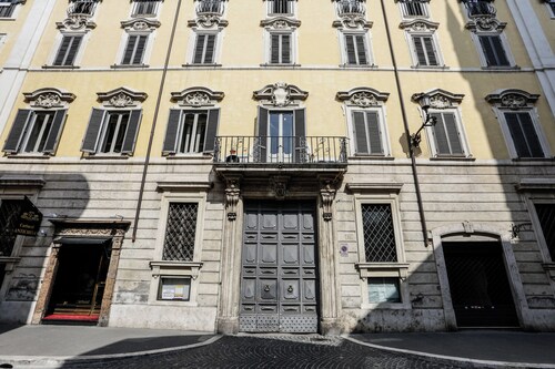 Spanish Steps Apartments