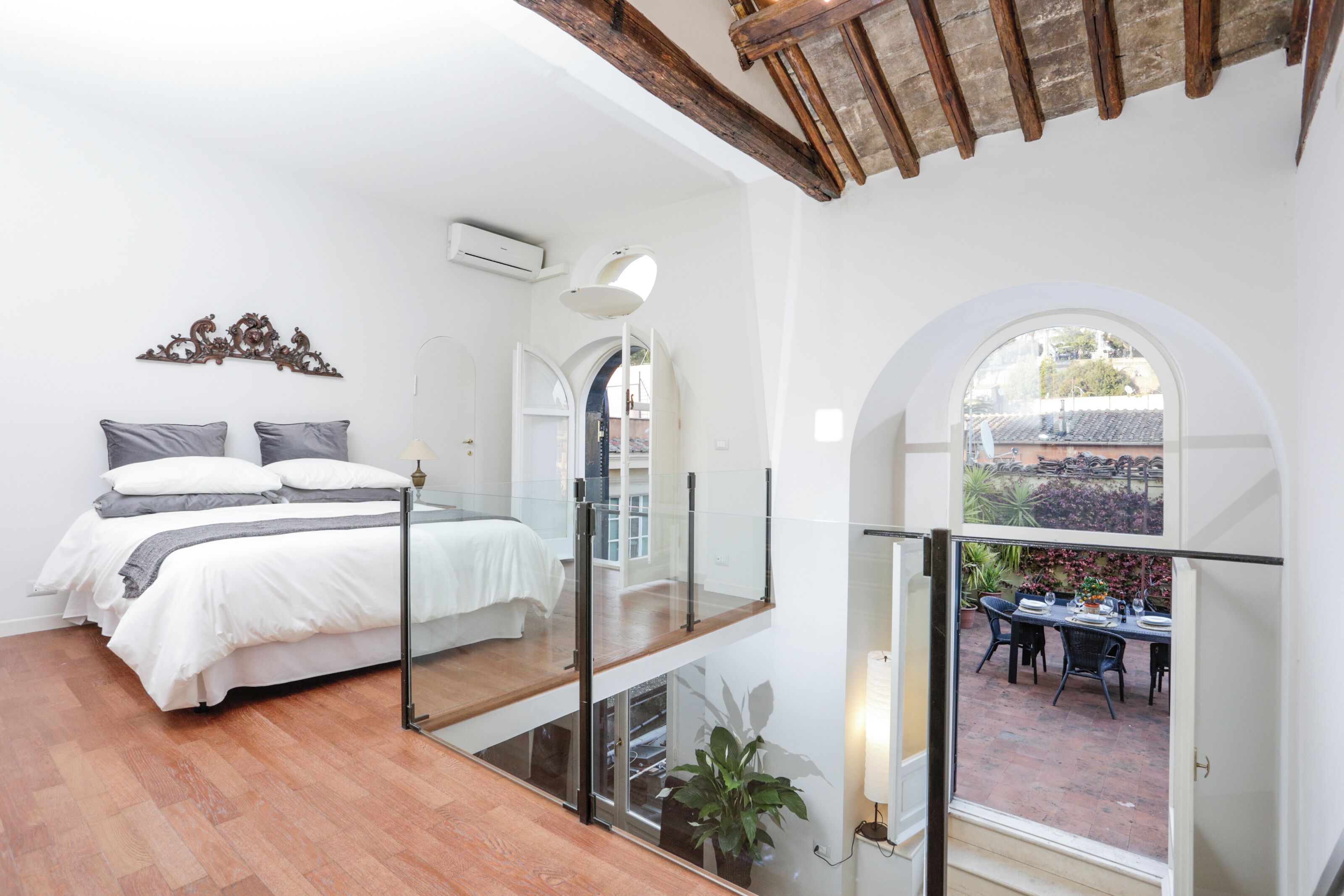 Your Prestigious Penthouse at the Spanish Steps (Via del Babuino 51)