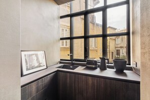 Charm and Style 1 BR Apartment by the Spanish Steps (Via della Fontanella Borghese 28) | Private kitchen - Spanish Steps Apartments (Rome)