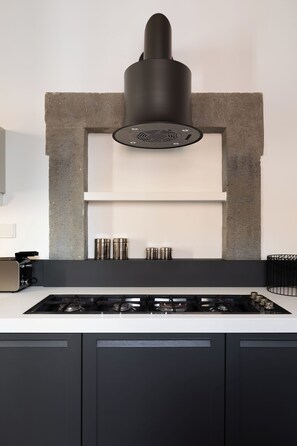 Stunning Rose Trastevere Apartment (Piazza di S. Apollonia 14) | Dapur peribadi | Tisu 