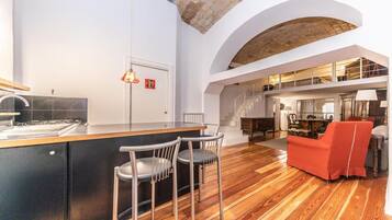 Termini Station Cozy Nest (Via Sabelli 26) | Dapur peribadi | Kerusi tinggi, alat memasak/pinggan mangkuk/perkakas dapur, tisu