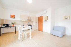 40 インチのテレビ (デジタル放送視聴可)