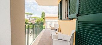 Terraced Apartments By The Ancient Appian Way 
