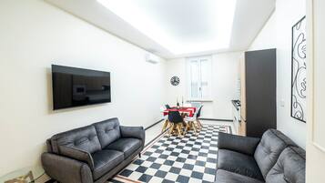 Testaccio Brand New 3 BR Apartment (Via Amerigo Vespucci 8) | Wohnbereich