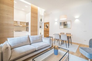 Barbra Suite (Lungotevere Testaccio 20) | Living area