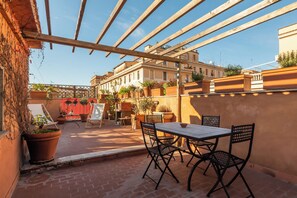 Apartment | Terrace/patio