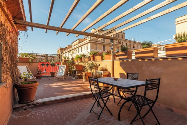 Apartment | Terrace/patio