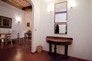 Apartment | Living area - Via Giulia Wonderful Apartment  (Rome)