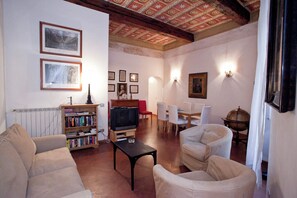 Apartment | Living area - Via Giulia Wonderful Apartment  (Rome)
