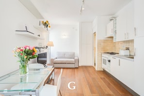 Sofia One Bedroom Lovely Apartment | Private kitchen