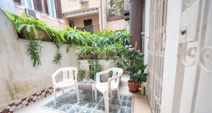 Via Dei Banchi Vecchi Apartments