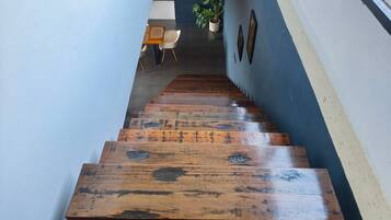 Perhehuvila, vuoristonäköala | Oleskelualue | Taulutelevisio