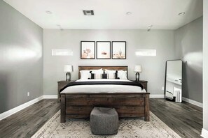 5 bedrooms, iron/ironing board, free WiFi, bed sheets - Top-Notch Villa in Central Scottsdale (Scottsdale)