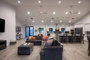 Smart TV, offices
