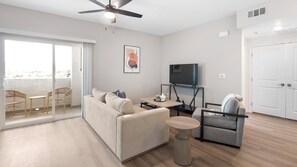 Smart TV - Landing | Beautiful 1BD, Rooftop Lounge, Pool (Henderson)