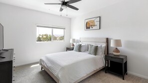 1 bedroom, desk, iron/ironing board, WiFi - Landing | Beautiful 1BD, Rooftop Lounge, Pool (Henderson)
