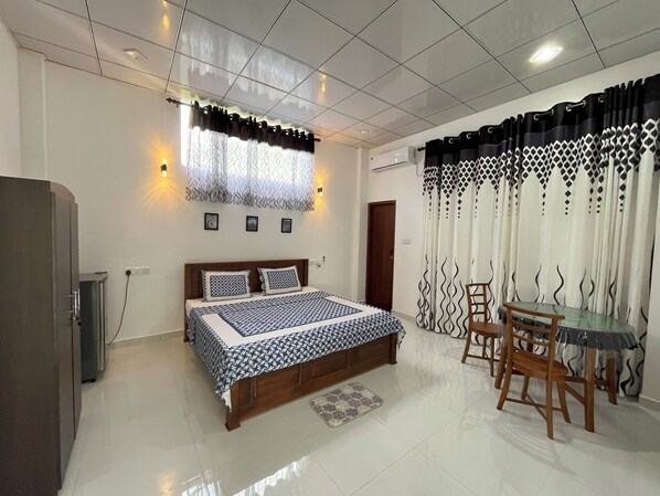 1 Schlafzimmer, BĂŒgeleisen/BĂŒgelbrett, WLAN, BettwĂ€sche