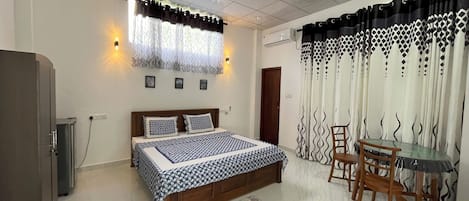 1 habitación, tabla de planchar con plancha, wifi y ropa de cama