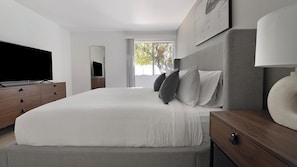 1 chambre, bureau, fer et planche à repasser, Wi-Fi
