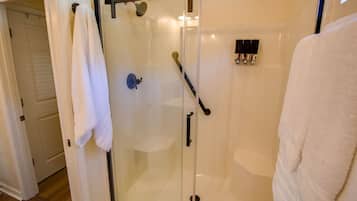 Douche, sèche-cheveux