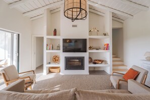 Signature Villa, 4 Bedrooms, Non Smoking, Private Pool | Living area | Flat-screen TV - Casa Terracotta (Alcacer do Sal)