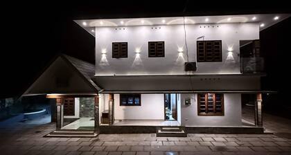 Lux Garden - Full Villa In Chillithodu, Idukki.