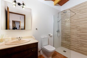 Douche, serviettes fournies